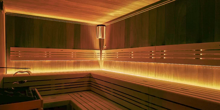 2 hodiny ve wellness se saunovým světem a vířivkou pro 1 nebo 2 osoby