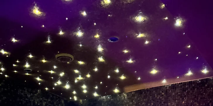 2 hodiny ve wellness se saunovým světem a vířivkou pro 1 nebo 2 osoby