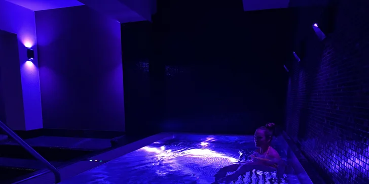 2 hodiny ve wellness se saunovým světem a vířivkou pro 1 nebo 2 osoby