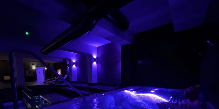 2 hodiny ve wellness se saunovým světem a vířivkou pro 1 nebo 2 osoby