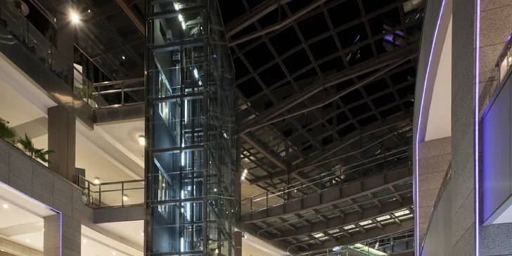 Moderní 4* hotel ve Valencii se snídaní, blízko Města umění a věd s delfináriem