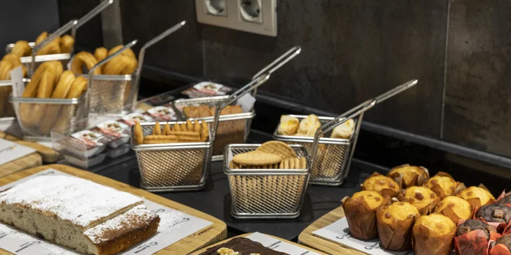 Moderní 4* hotel ve Valencii se snídaní, blízko Města umění a věd s delfináriem