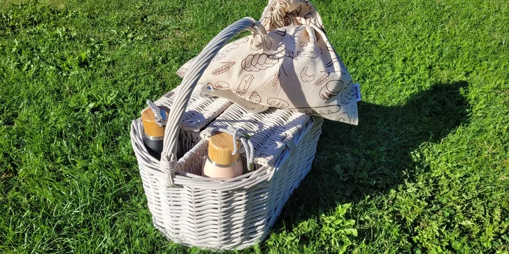 Romantická glampingová chatka u rybníku na Prostějovsku pro pár