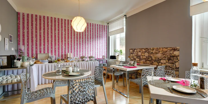 Dovolená s výhledem na Loket: rodinný penzion se snídaní a vstupem do wellness