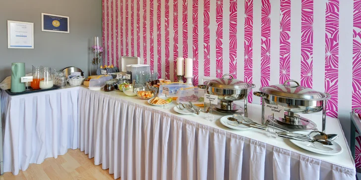 Dovolená s výhledem na Loket: rodinný penzion se snídaní a vstupem do wellness