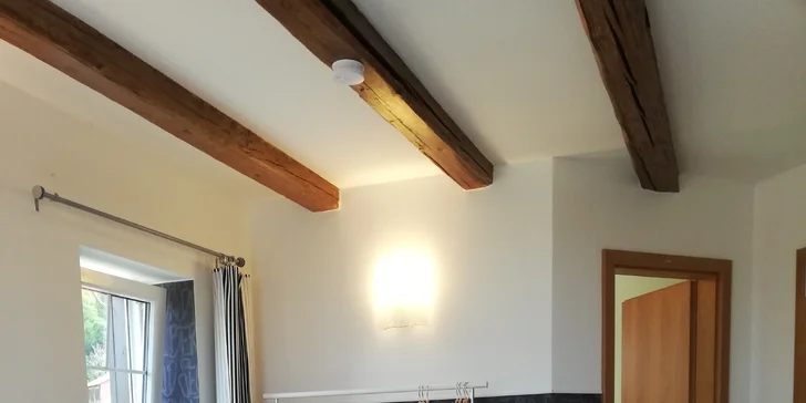 Dovolená s výhledem na Loket: rodinný penzion se snídaní a vstupem do wellness