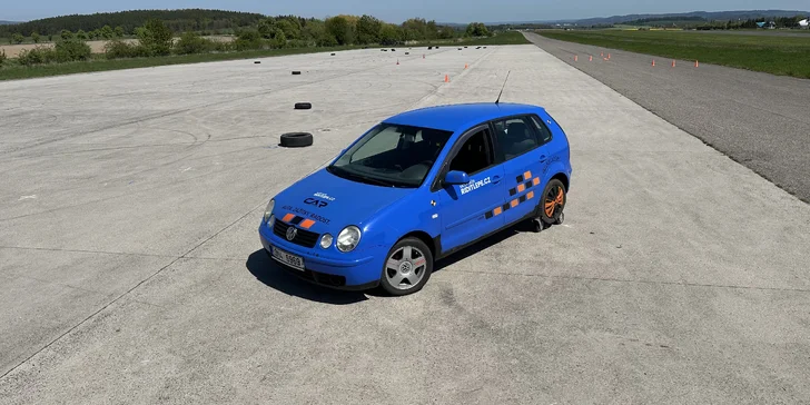 Zážitky za volantem: kurzy bezpečného driftování i adaptace pro absolventy autoškol