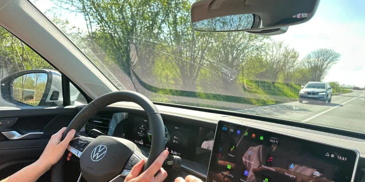 Zážitky za volantem: kurzy bezpečného driftování i adaptace pro absolventy autoškol