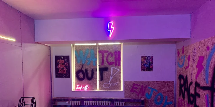 Vybijte vztek ve Vztekárně: destruktivní terapie pro 1 či 2 osoby, 30–35 minut