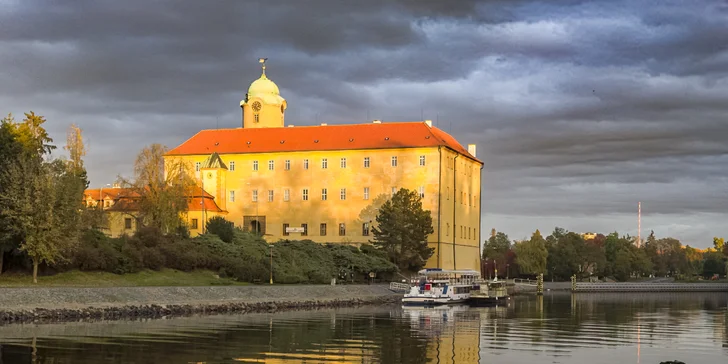 Pohodový pobyt v srdci lázeňského města Poděbrady s polopenzí a vínem