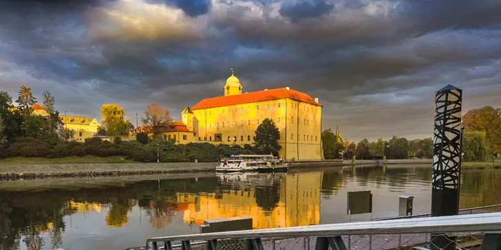 Pohodový pobyt v srdci lázeňského města Poděbrady s polopenzí a vínem