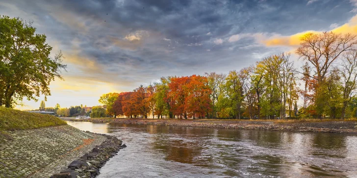 Pohodový pobyt v srdci lázeňského města Poděbrady s polopenzí a vínem