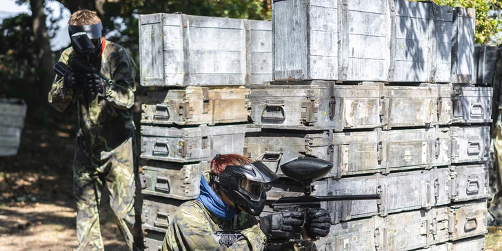 Paintballová bitva u Pardubic až pro 10 osob: zbraň, maska, kuličky a plyn i instruktáž