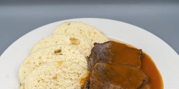 Pohodový pobyt v srdci lázeňského města Poděbrady s polopenzí a vínem