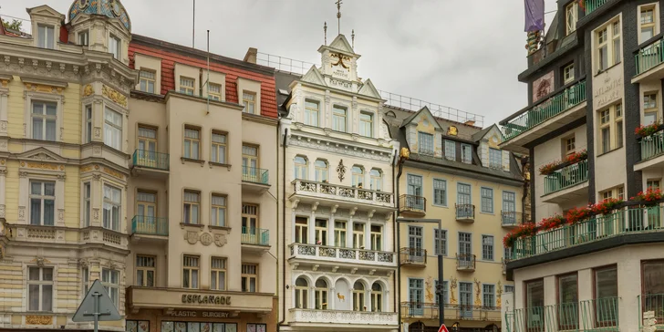 Luxusní hotel na karlovarské kolonádě: pobyt s možností snídaně i pivních lázní