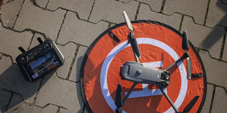 Letecké práce dronem: zjištění tepelných úniků vašeho domu či kontrola fotovoltaických panelů
