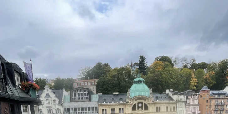 Luxusní hotel na karlovarské kolonádě: pobyt s možností snídaně i pivních lázní