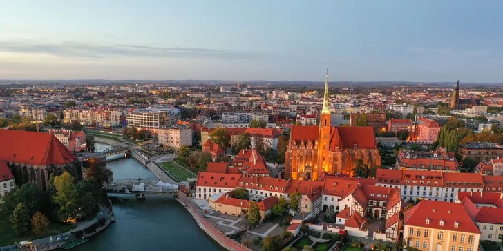 Vlakem do Vratislavi: hotel se snídaní, jízdenka na MHD i český průvodce