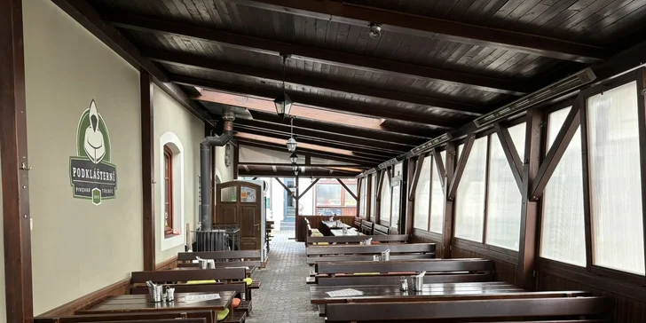 Vouchery v hodnotě 500-1500 Kč na pokrmy i nápoje v restauraci Centrum Lihovar