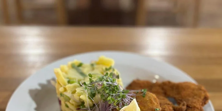 Vouchery v hodnotě 500-1500 Kč na pokrmy i nápoje v restauraci Centrum Lihovar