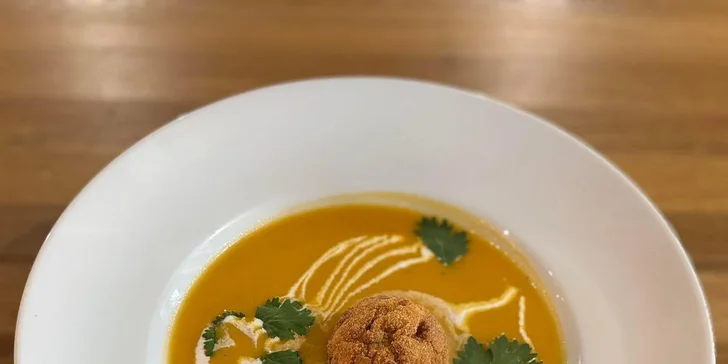 Vouchery v hodnotě 500-1500 Kč na pokrmy i nápoje v restauraci Centrum Lihovar