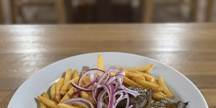 Vouchery v hodnotě 500-1500 Kč na pokrmy i nápoje v restauraci Centrum Lihovar