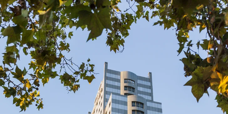 4* hotel ve Valencii: bufetové snídaně a venkovní bazén, 3 km od historického centra