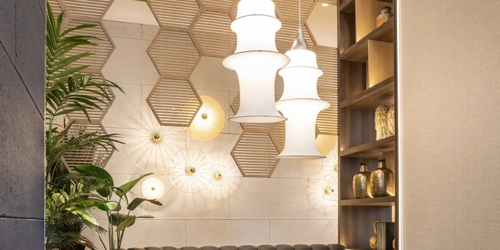 4* hotel ve Valencii: bufetové snídaně a venkovní bazén, 3 km od historického centra