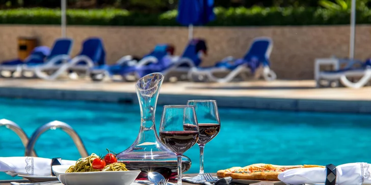 Spojené arabské emiráty: BM Beach Hotel**** s all inclusive a bazénem přímo u pláže