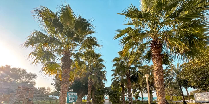 Spojené arabské emiráty: BM Beach Hotel**** s all inclusive a bazénem přímo u pláže