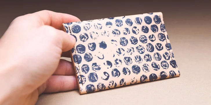 Vyrobte si originální kousek: zážitkový kurz výroby kožené peněženky pro 1 osobu