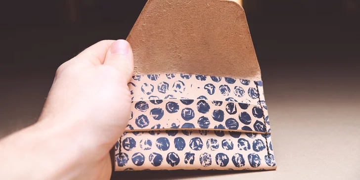 Vyrobte si originální kousek: zážitkový kurz výroby kožené peněženky pro 1 osobu