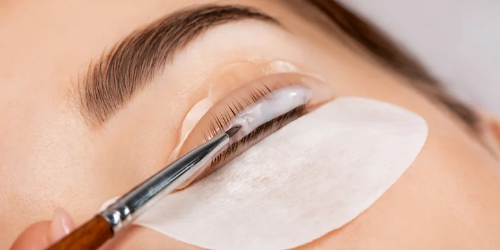 Lash lifting nebo kosmetické ošetření: základní i pro zralou pleť