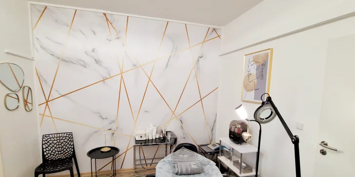 Kosmetické ošetření s peelingem, radiofrekvenčním liftingem a maskou