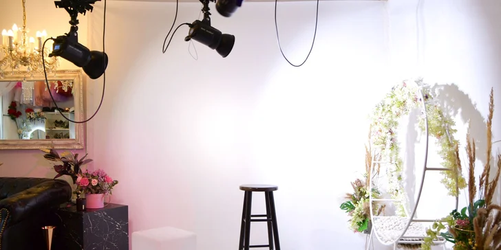 Zvěčněte svou krásu: proměna vizáže s focením pro 1 osobu v ateliréru