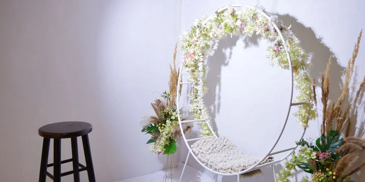 Zvěčněte svou krásu: proměna vizáže s focením pro 1 osobu v ateliréru