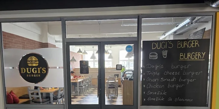 Dejte si do nosu poctivým burgerem: voucher do restaurace Dugi's burger v hodnotě 300, 500 či 1000 Kč