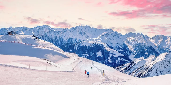 Luxusní horský resort v Tyrolských Alpách s nekonečným wellness, zábavou pro děti a polopenzí +