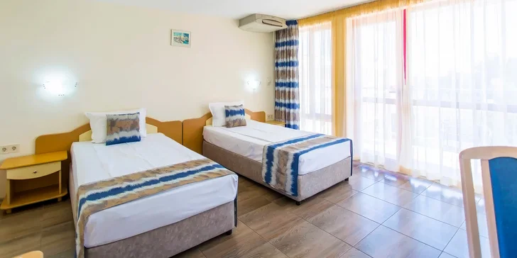 Dovolená v Bulharsku: pobyt ve 4* hotelu Longosa s all inclusive, 200 m od pláže, vč. letenek