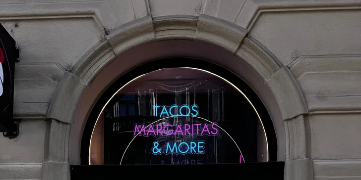 Mexické degustační menu pro dvě osoby: nachos a tacos dle výběru, omáčky i dezert