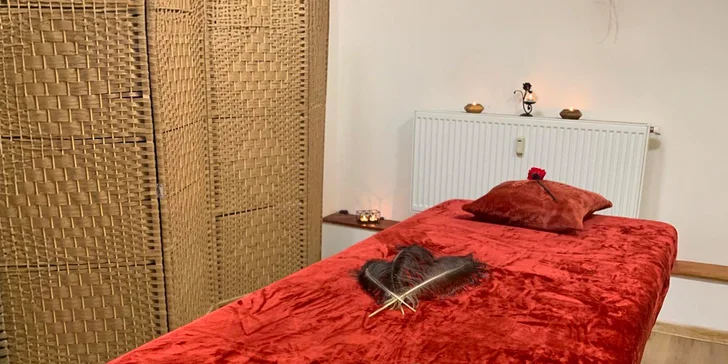 Masážní tantrický rituál s aroma oleji pro ženy: 120 minut cesty sama k sobě