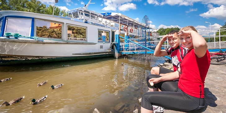 Hodinová plavba po Labi na výletní lodi Král Jiří: z Poděbrad k Nymburku nebo na soutok Labe s Cidlinou