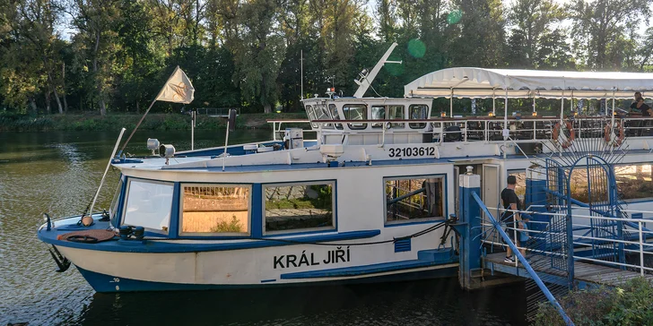Hodinová plavba po Labi na výletní lodi Král Jiří: z Poděbrad k Nymburku nebo na soutok Labe s Cidlinou