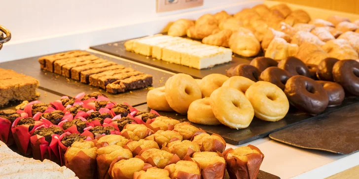 Dovolená ve Španělsku: 3* hotel se snídaní, autobusy na pláž, Oceánografický park