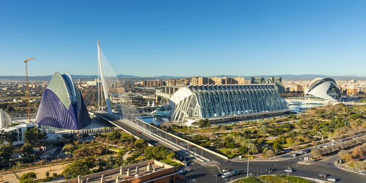 Moderní 4* hotel ve Valencii se snídaní, blízko Města umění a věd s delfináriem