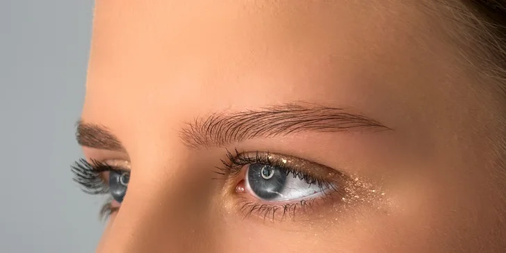 Laminace obočí nebo řas včetně barvení a speciální sérum jako dárek