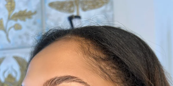 Laminace obočí nebo řas včetně barvení a speciální sérum jako dárek