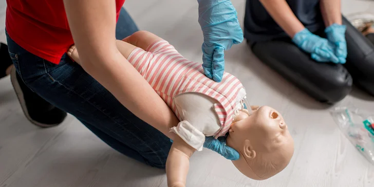 3hodinový kurz první pomoci (nejen) pro maminky včetně praktického nácviku