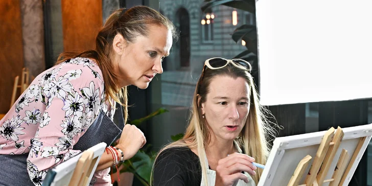 Zážitkové malování barvami s proseccem: Uvolněte kreativitu a odneste si originální obraz