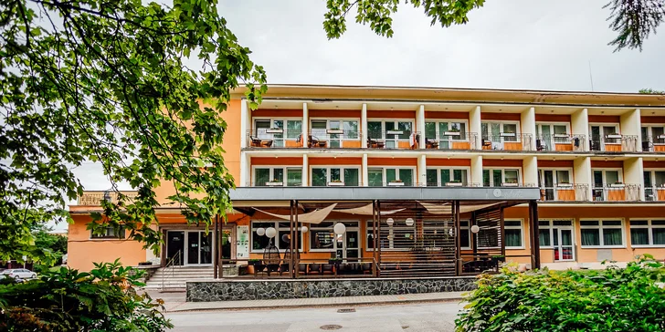Wellness pobyt v Turčianských Teplicích s polopenzí, procedurami a vstupem do spa a aquaparku